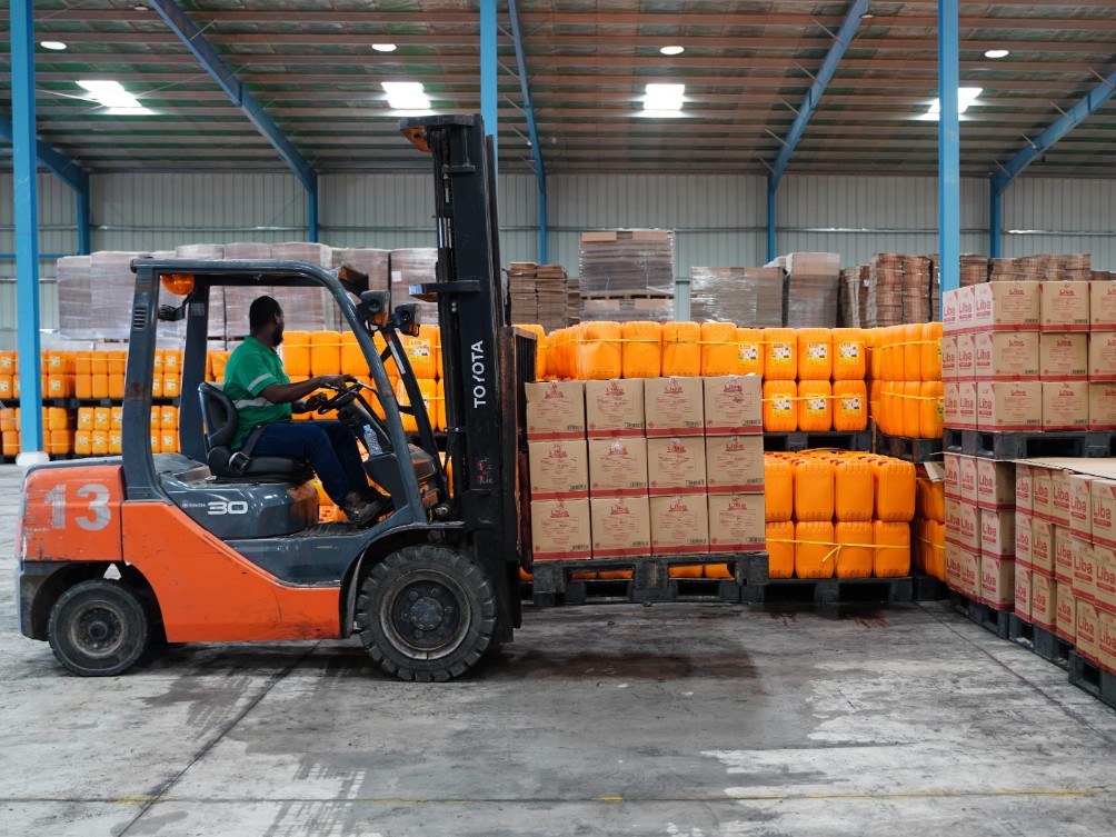 Entrepôt logistique
